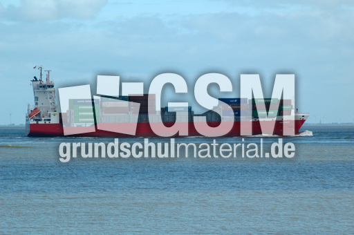 Containerschiff Helmut.JPG